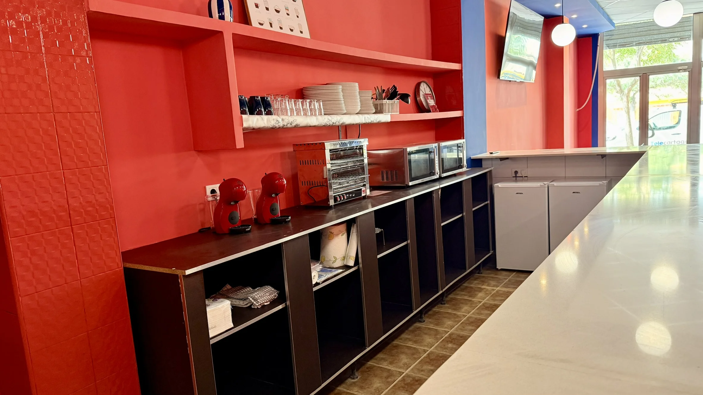 Cocina y zona de descanso común de Casa Vera