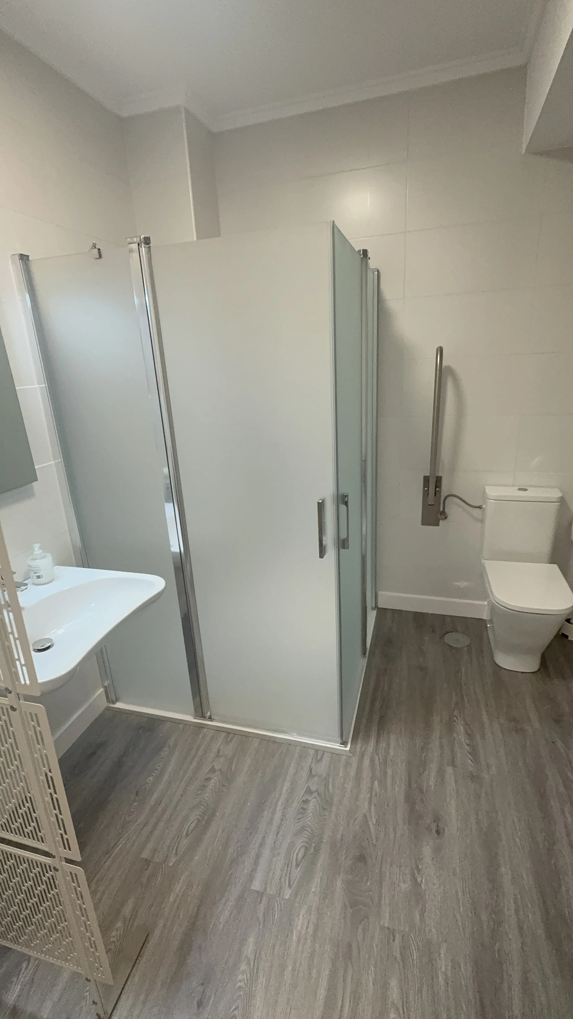 Private en-suite bathroom